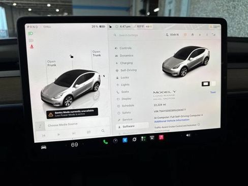 Used 2024 Tesla Model Y Long Range AWD/4WD image 16
