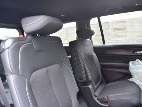 New 2025 Jeep Grand Cherokee L Laredo w/ Luxury Tech Group I image 35