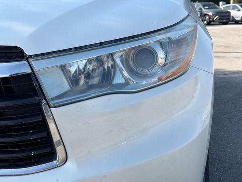 Used 2015 Toyota Highlander Limited Platinum image 10