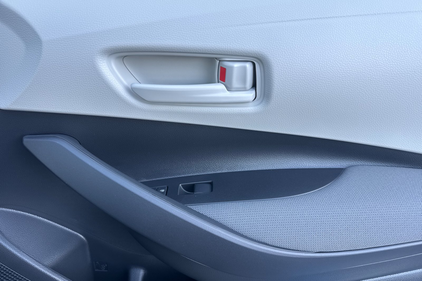 New 2026 Toyota Corolla LE w/ LE Premium Package FWD image 18