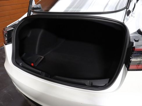 Used 2023 Tesla Model 3 Standard Range image 13