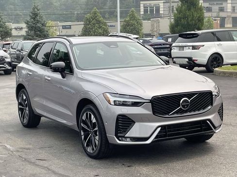 Used 2026 Volvo XC60 B5 Plus w/ Climate Package AWD/4WD image 3