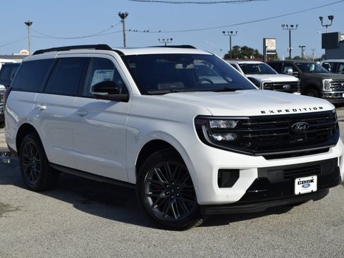 New 2025 Ford Expedition Platinum w/ Stealth Performance Package image 3