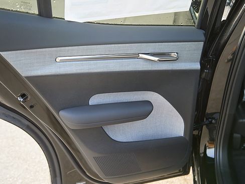 New 2025 Volvo EX30 Ultra w/ Protection Package Premier image 18