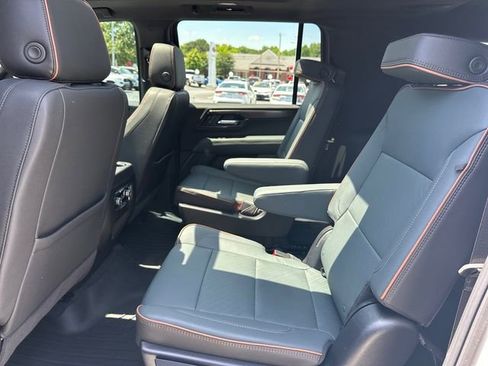 Used 2025 GMC Yukon XL AT4 w/ AT4 Premium Package AWD/4WD image 13