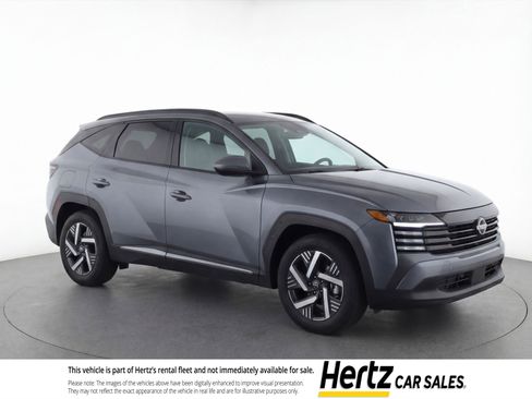 Used 2025 Nissan Kicks SV FWD image 1