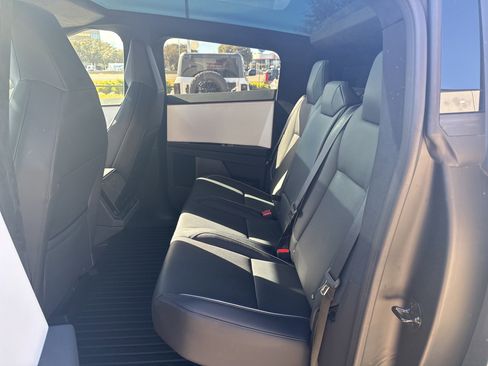 Used 2024 Tesla Cybertruck AWD Crew Cab image 5