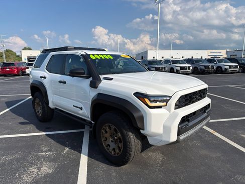 Used 2025 Toyota 4Runner Trailhunter AWD/4WD image 10