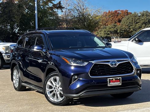 Used 2021 Toyota Highlander Limited image 2
