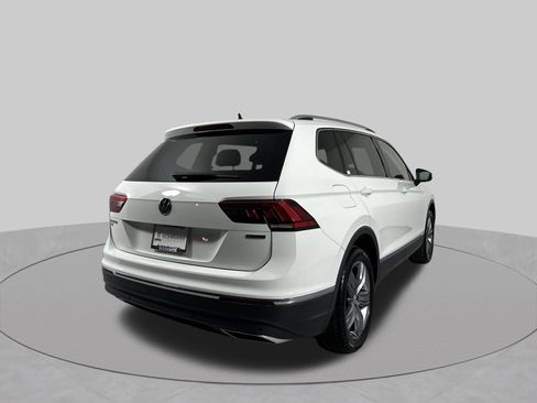 Used 2020 Volkswagen Tiguan SEL w/ Tiguan Two-Row MDO Package AWD/4WD image 34