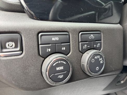 Used 2025 Chevrolet Silverado 1500 LT image 29