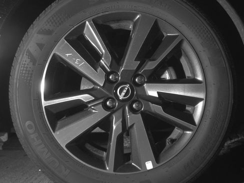Used 2025 Nissan Versa SV FWD image 13