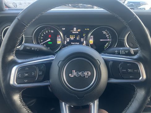 Used 2021 Jeep Wrangler Unlimited Sahara w/ Cold Weather Group AWD/4WD image 21