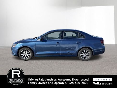 Used 2017 Volkswagen Jetta SE image 5