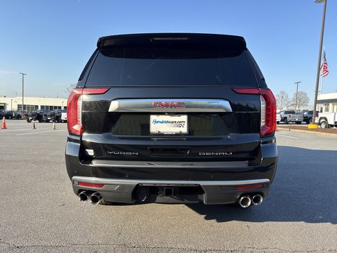 Used 2024 GMC Yukon Denali w/ Advanced Technology Package image 9