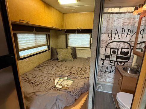 Used 2008 Dodge Sprinter 3500 image 13