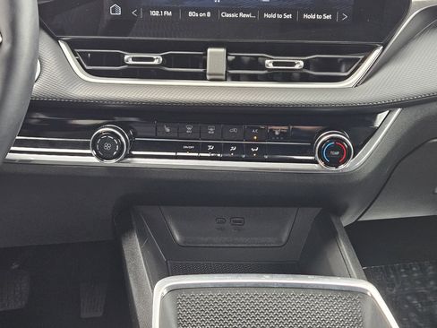 Used 2025 Chevrolet Equinox LT w/ Safety and Technology Package AWD/4WD image 13