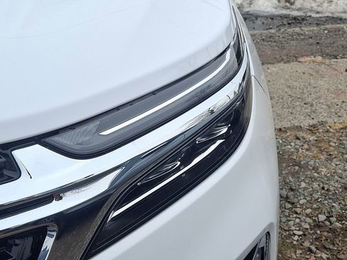 Used 2023 Chevrolet Equinox Premier image 35