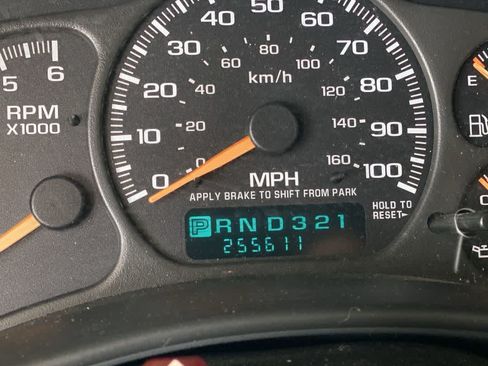 Used 2002 Chevrolet Tahoe Z71 AWD/4WD image 18