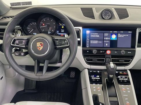 Used 2024 Porsche Macan image 26