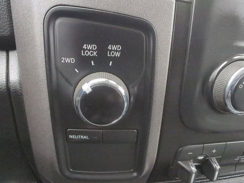 Used 2016 RAM 2500 Tradesman w/ Chrome Appearance Group image 15