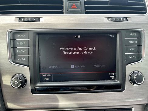 Used 2016 Volkswagen Golf Limited Edition image 26