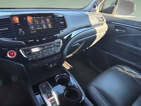 Used 2020 Honda Pilot Touring image 24