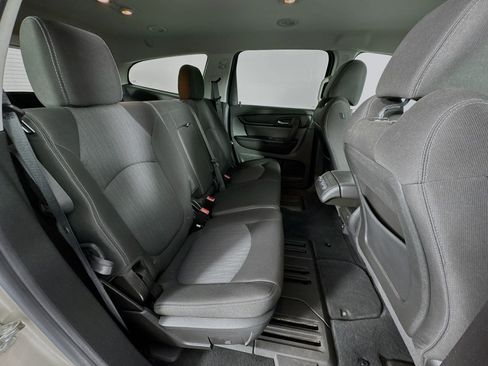 Used 2017 Chevrolet Traverse LT image 26