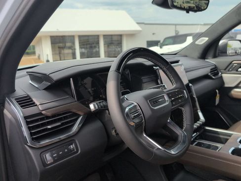 New 2026 GMC Acadia Denali Ultimate AWD/4WD image 11
