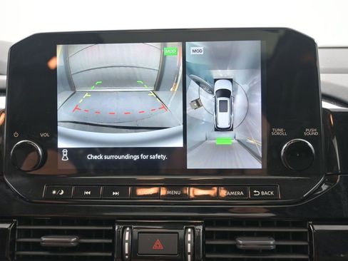 Used 2022 Nissan Pathfinder Platinum w/ Cargo Package image 32