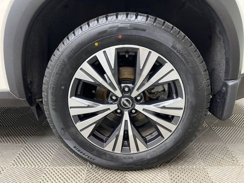 Used 2023 Nissan Rogue SV FWD image 30