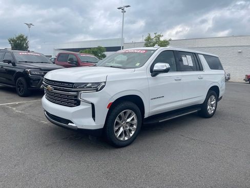 Used 2023 Chevrolet Suburban Premier RWD image 3