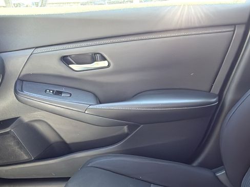 Certified 2022 Nissan Sentra SV FWD image 18
