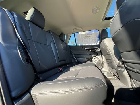 Used 2025 Subaru Outback Limited image 15