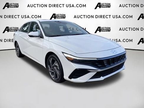 Used 2025 Hyundai Elantra Limited FWD image 25