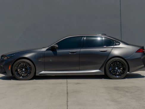 Used 2025 BMW M5 w/ Carbon Package AWD/4WD image 2