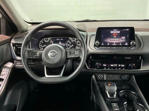Used 2021 Nissan Rogue SV AWD/4WD image 8