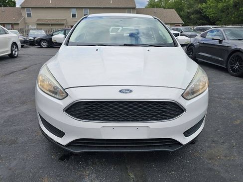 Used 2017 Ford Focus SE FWD image 3