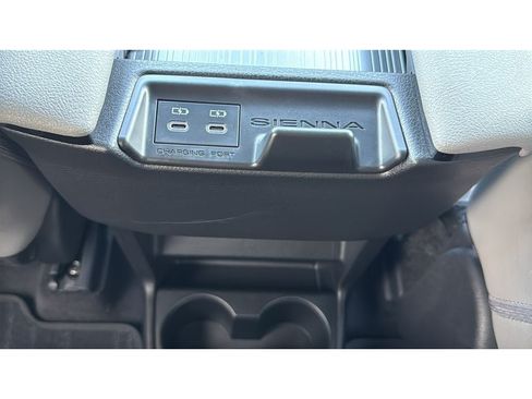 New 2026 Toyota Sienna XLE FWD image 60