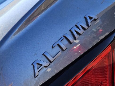 Used 2024 Nissan Altima 2.5 SV image 7