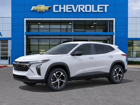 New 2026 Chevrolet Trax RS w/ Driver Confidence Package FWD image 2