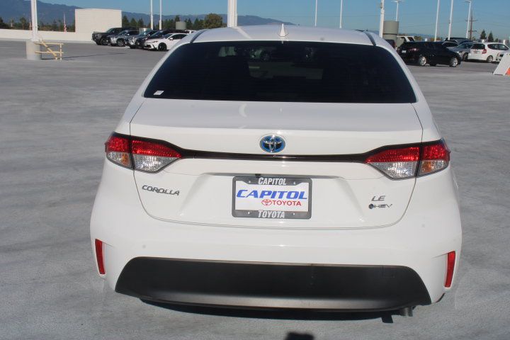 Certified 2025 Toyota Corolla LE w/ Convenience Package FWD image 4