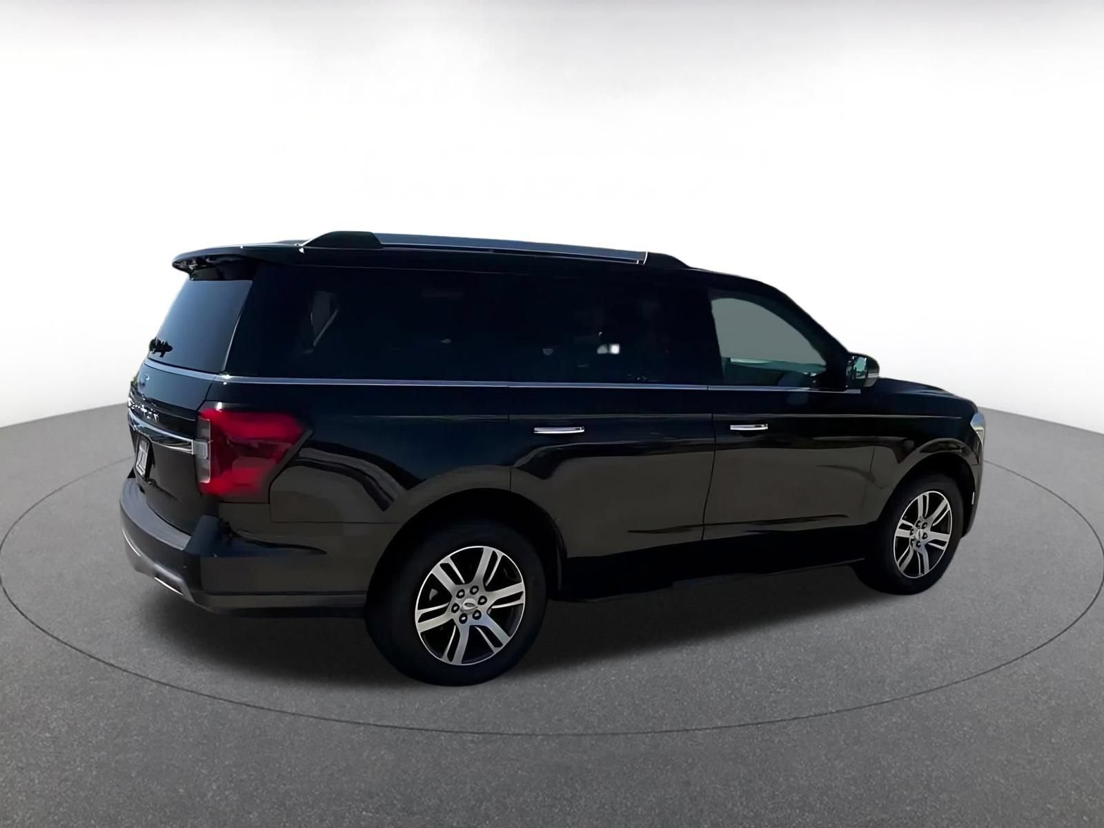 Used 2024 Ford Expedition Limited RWD image 14