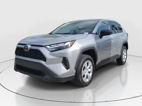 Used 2025 Toyota RAV4 LE FWD image 3