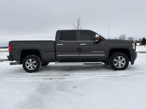Used 2015 GMC Sierra 3500 Denali w/ Duramax Plus Package image 24