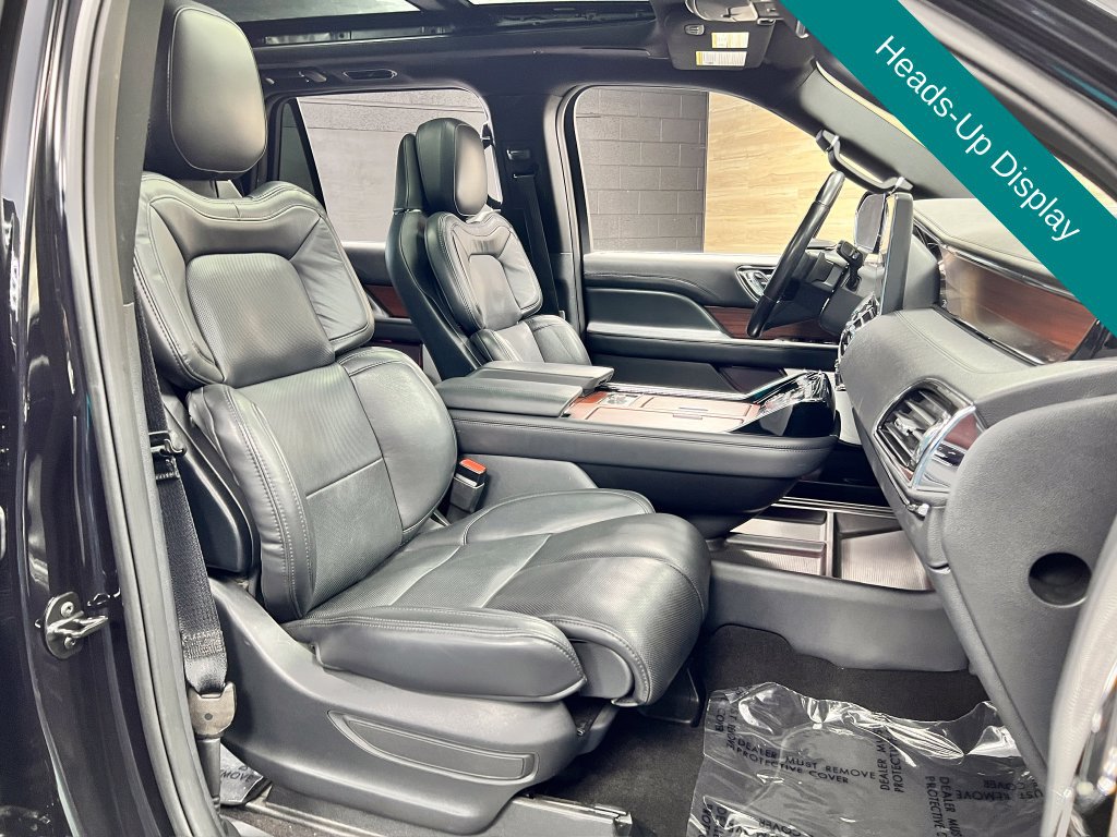 Used 2022 Lincoln Navigator Reserve AWD/4WD image 9