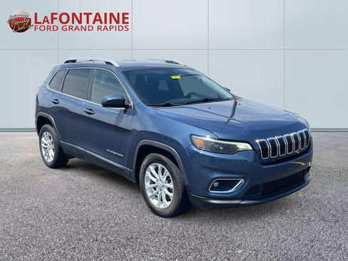 Used 2019 Jeep Cherokee Latitude w/ Popular Appearance Group FWD image 3
