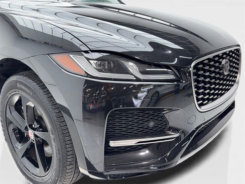 Used 2023 Jaguar F-PACE S image 3