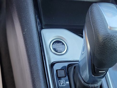 Used 2024 Nissan Altima 2.5 SV FWD image 15