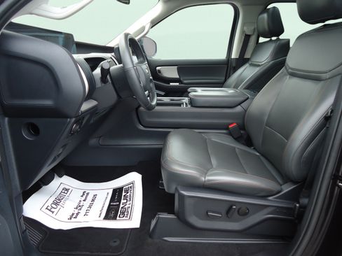 Used 2025 Ford Expedition Max Active AWD/4WD image 24